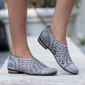 Big Size Women Casual Comfy Breathable Hollow Out Pointed Toe Zipper Flat Shoes