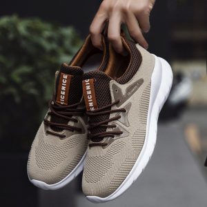 New Men's White Men's Running Shoes Season Men's Shoes Light Breathable Flying Woven Sports Shoes