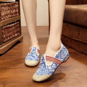 Pattern Print National Wind Slip On Soft Sole Canvas Shoes