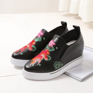 SOCOFY Casual goldfish Embroidery Pattern Soft Hidden Wedge Leather Shoes