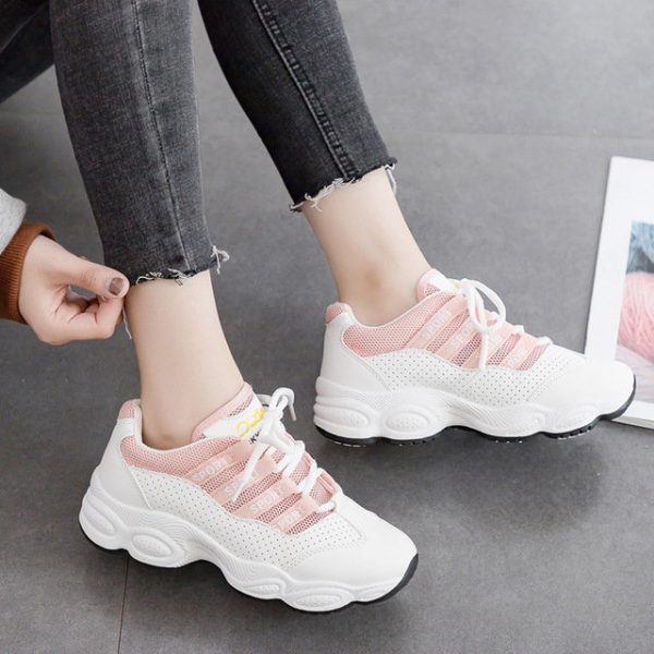 Season New Mesh Sports Shoes Women's Shoes Wild Students Hollow Breathable Travel Running Shoes Sneakers