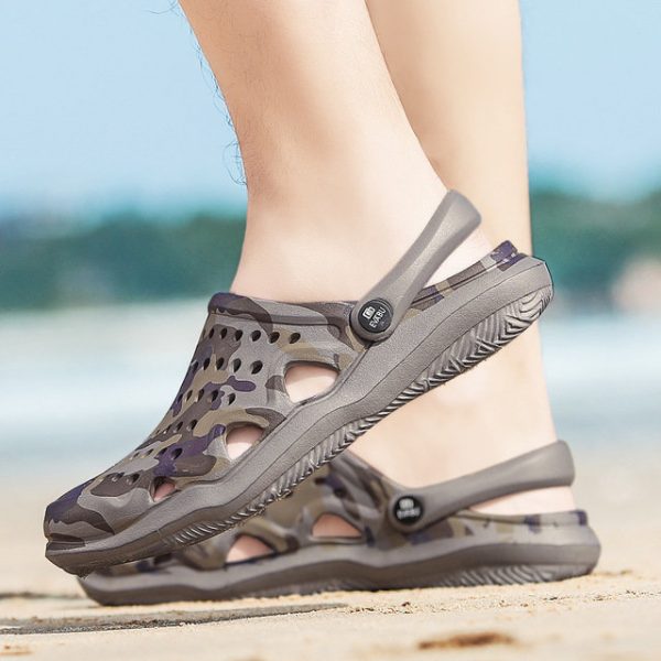 Season New Sandals And Slippers Thick-soled Hollow Couple Models Beach Shoes Lightweight Non-slip Large Size Hole Shoes