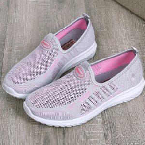 Women Light Breathable Mesh Soft Sole Mother Sports Shoes