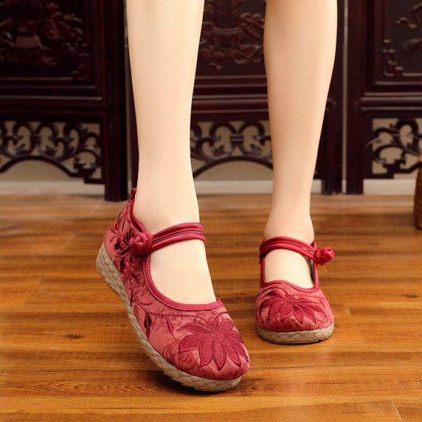 Women'sOld PeKingEmbroidered Shoes