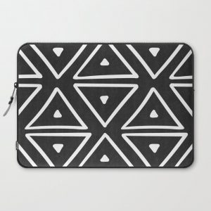 Big Triangles in Black and White Computer Cover by Becky Bailey - Laptop Sleeve - 15"