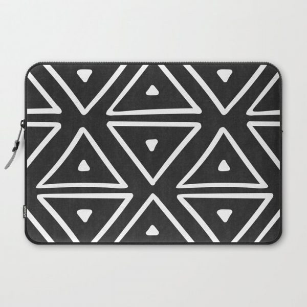 Big Triangles in Black and White Computer Cover by Becky Bailey - Laptop Sleeve - 15"