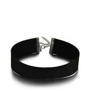 Black Flannelette Round Kiss Collo Choker