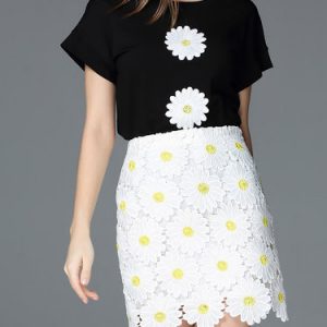 Casual Short Sleeve Appliqued T-Shirt