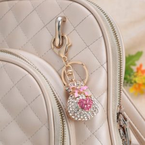 Fashion Crystal Rhinestone Hollow Lucky Gift Bag Heart Key Ring