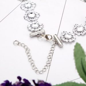 Fashion Multilayer Acrylic Crystal Hollow Flowers Necklace Choker Rhinestone Retro Short Collar Necklace Women Jewelry Gift Accessory