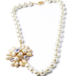 Golden Imitation Pearl Flower Synthetic Materials Necklace