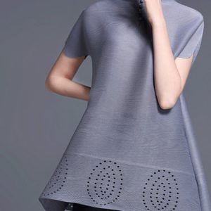 Gray Simple Stand Collar Short Sleeved Top