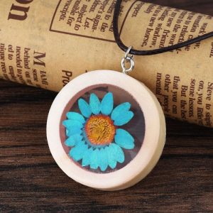 Natural Dried Daisy Flower Necklace Handmade Round Wood Pendant Necklace for Women Jewelry