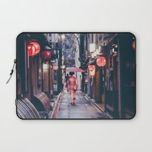 Geisha In Kyoto Computer Cover by HimanshiShah - Laptop Sleeve - 13"