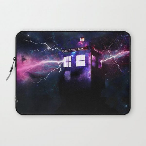 The Tardis Computer Cover by Sonia Matas (Sonia MS) - Laptop Sleeve - 13"