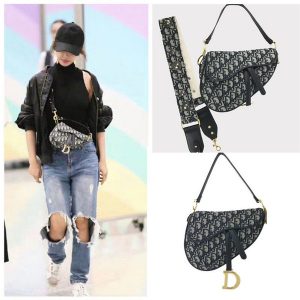 saddle bag retro cell phone pouches vintage embroidered handbag crossbody bag for women d word horseshoe buckle wide shoulder strap bracelet